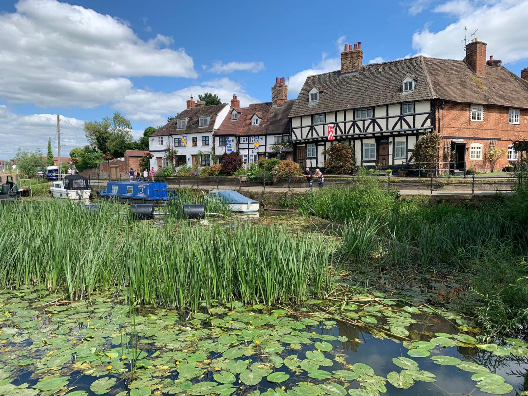 Riverside Cottage تِوْكيسبوري المظهر الخارجي الصورة